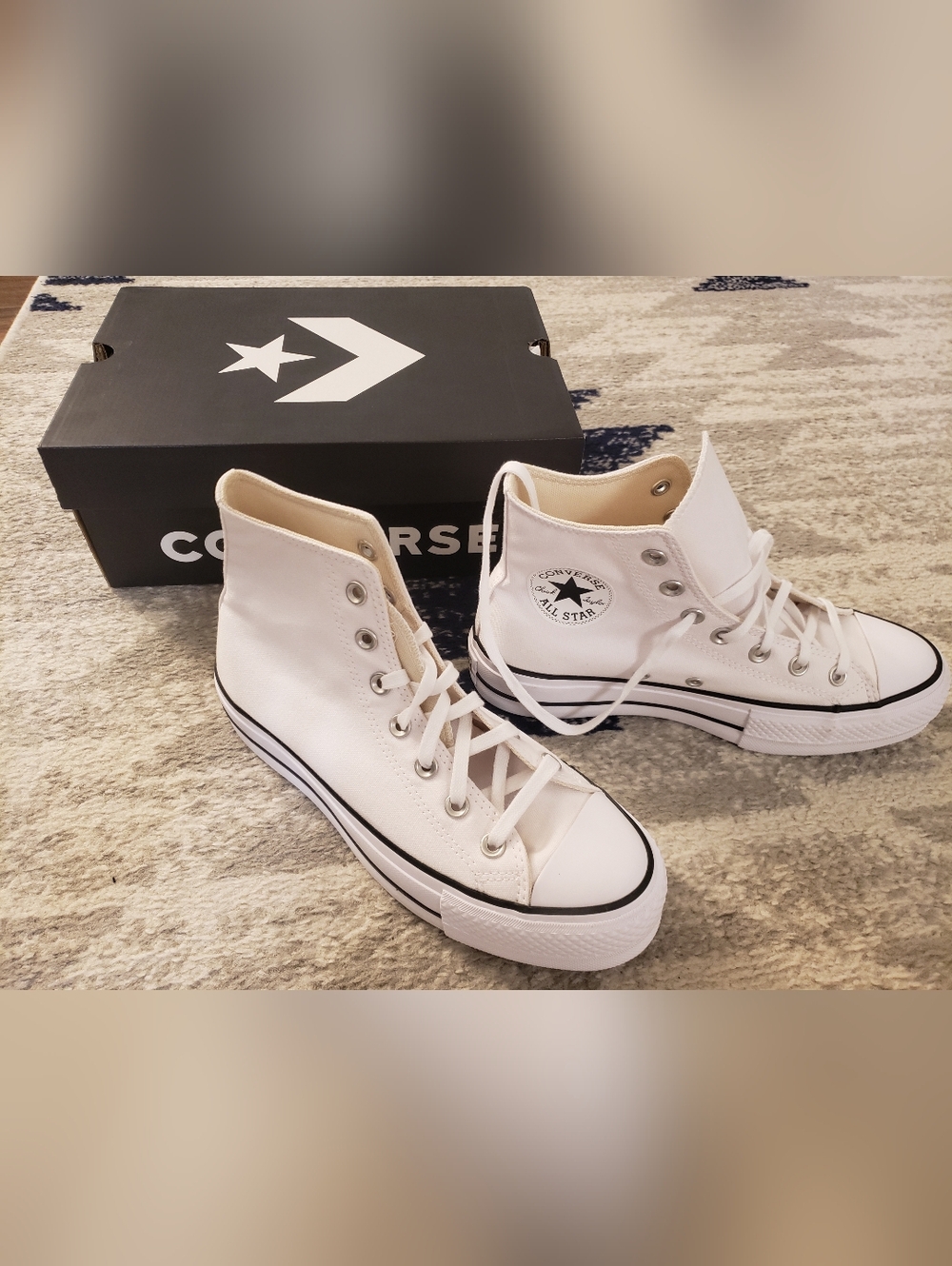 NWT Converse Women Lace Up High Top Boots - White Platform Size 7.5